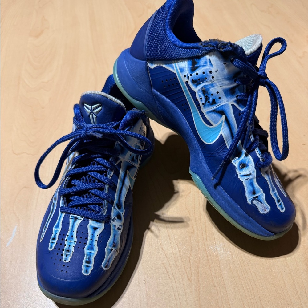 Nike Blue Skeletal Graphic Low-Top Basketball Shoes